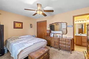 606 E Edgelawn Dr, Plano, IL 60545 - Photo 14