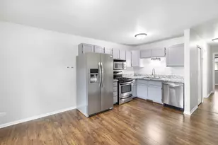 695 Dean Dr, South Elgin, IL 60177 - Photo 2