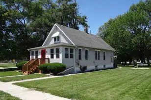 190 W Maple St, Coal City, IL 60416 - Photo 2