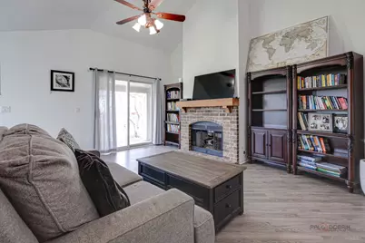 212 Willow Parkway, Buffalo Grove, IL 60089 - Photo 14