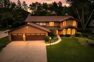 1355 Carol Ln, Deerfield, IL 60015 - Photo 1