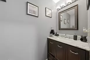 135 Fairfield Dr, Romeoville, IL 60446 - Photo 10