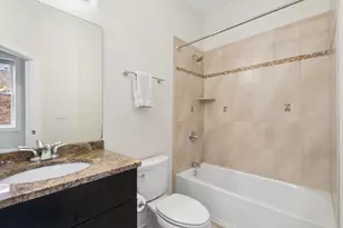 5945 N Campbell Ave, Chicago, IL 60659 - Photo 14