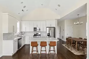 5945 N Campbell Ave, Chicago, IL 60659 - Photo 8