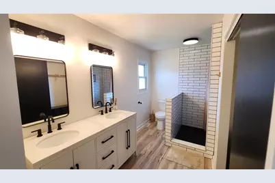 7749 Lyman Avenue, Darien, IL 60561 - Photo 12