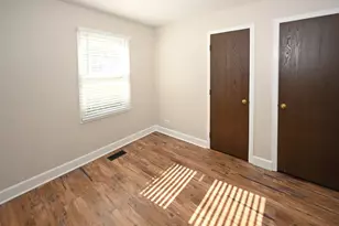 230 University Ln, Elk Grove Village, IL 60007 - Photo 14