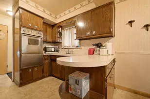 13227 S Escanaba Ave, Chicago, IL 60633 - Photo 8