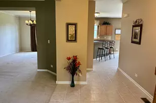 624 Vista Dr, Oswego, IL 60543 - Photo 2