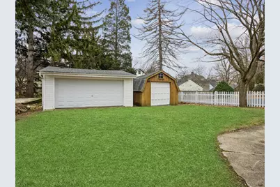209 W Main Street, Barrington, IL 60010 - Photo 12