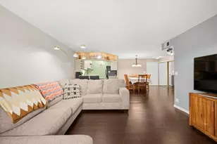 1060 N Farnsworth Ave, Aurora, IL 60505 - Photo 12