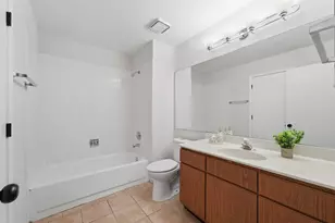 184 W Hamilton Dr, Palatine, IL 60067 - Photo 12