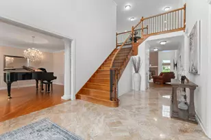 5 Hawthorn Grove Cir, Hawthorn Woods, IL 60047 - Photo 4