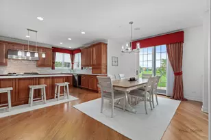 5 Hawthorn Grove Cir, Hawthorn Woods, IL 60047 - Photo 12