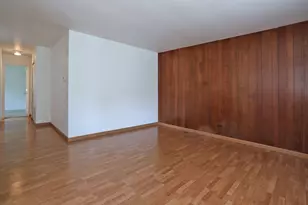 2055 Shepard Rd, Hoffman Estates, IL 60169 - Photo 12