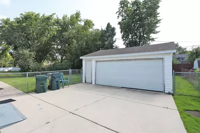 2055 Shepard Road, Hoffman Estates, IL 60169 - Photo 4