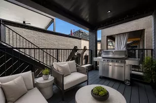 1366 W Walton St, Chicago, IL 60642 - Photo 14