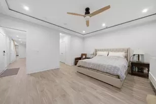 1366 W Walton St, Chicago, IL 60642 - Photo 24