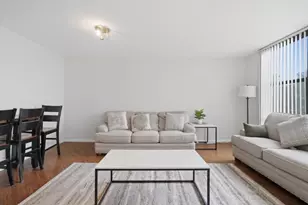 2605 S Indiana Ave, Chicago, IL 60616 - Photo 10
