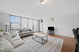 2605 S Indiana Ave, Chicago, IL 60616 - Photo 8