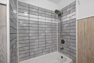 216 Fairmont Dr, Dekalb, IL 60115 - Photo 18