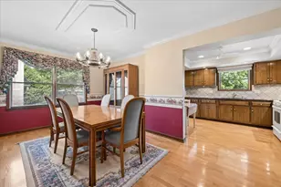 2440 Harbor Ct, Aurora, IL 60504 - Photo 10