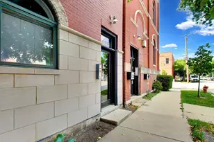 428 N Noble St, Chicago, IL 60642 - Photo 2