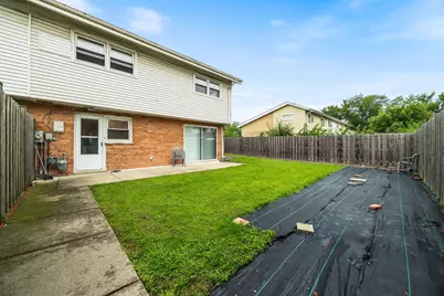 8837 Robin Drive, Des Plaines, IL 60016 - Photo 24