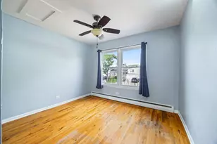 8837 Robin Dr, Des Plaines, IL 60016 - Photo 16