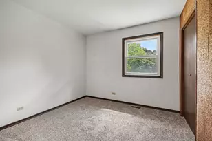101 S Lancaster Dr, Bolingbrook, IL 60440 - Photo 18