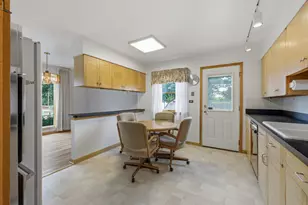 461 Dorothy Dr, Des Plaines, IL 60016 - Photo 4
