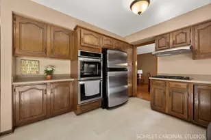 519 Calduto Cir, Villa Park, IL 60181 - Photo 12