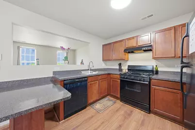 752 Four Seasons Boulevard #752, Aurora, IL 60504 - Photo 4