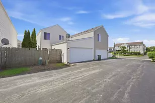 752 Four Seasons Blvd, Aurora, IL 60504 - Photo 2
