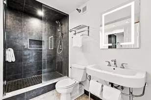 1872 N Clybourn Ave, Chicago, IL 60614 - Photo 16