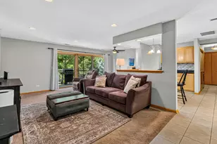 1011 Ashley Ct S, Lockport, IL 60441 - Photo 2
