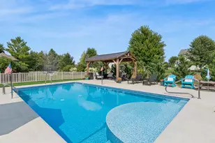 711 Jorstad Dr, North Aurora, IL 60542 - Photo 2