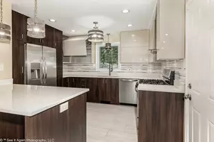 10007 S Kolin Ave, Oak Lawn, IL 60453 - Photo 2