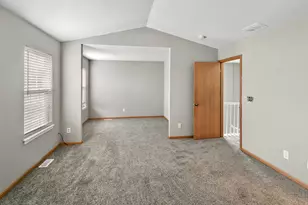 678 Zachary Dr, Romeoville, IL 60446 - Photo 10
