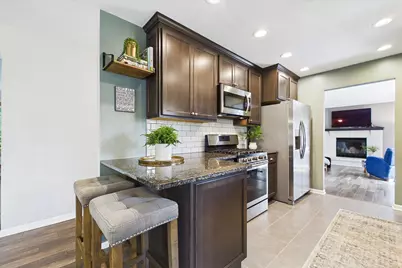 33202 N Woodland Terrace, Grayslake, IL 60030 - Photo 10