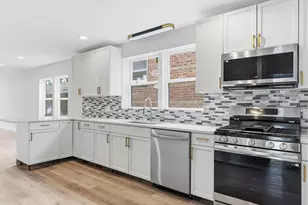 8820 S Ridgeland Ave, Chicago, IL 60617 - Photo 2