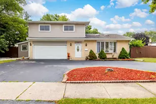 409 Hillcrest Ln, Lombard, IL 60148 - Photo 1
