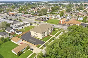 8000 W 84th Pl, Justice, IL 60458 - Photo 4