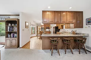 2141 Country Knoll Ct, Elgin, IL 60123 - Photo 14