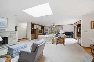2141 Country Knoll Ct, Elgin, IL 60123 - Photo 6