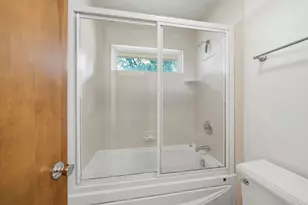 2141 Country Knoll Ct, Elgin, IL 60123 - Photo 18