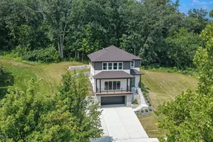 105 Northfield Dr, Minooka, IL 60447 - Photo 2