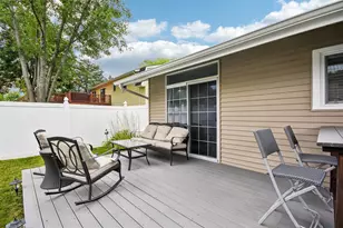 7 Derbyshire Ct, Bolingbrook, IL 60440 - Photo 38