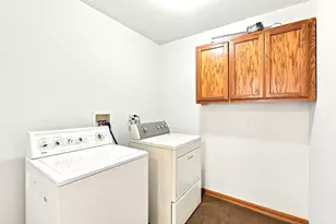 16459 Kingsbrook Dr, Crest Hill, IL 60403 - Photo 12