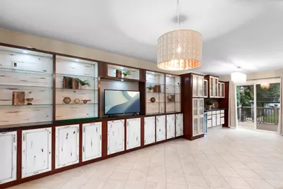 1817 Elmwood Drive, Lindenhurst, IL 60046 - Photo 2