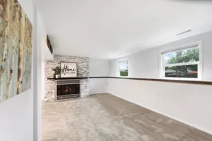1817 Elmwood Dr, Lindenhurst, IL 60046 - Photo 18